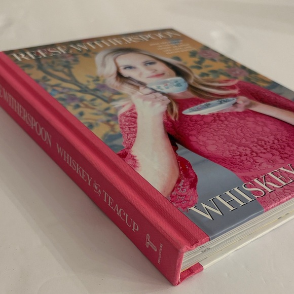 Reese Witherspoon ‘Whiskey in a Teacup' First Edition Hardcover September 2018 - Picture 10 of 14